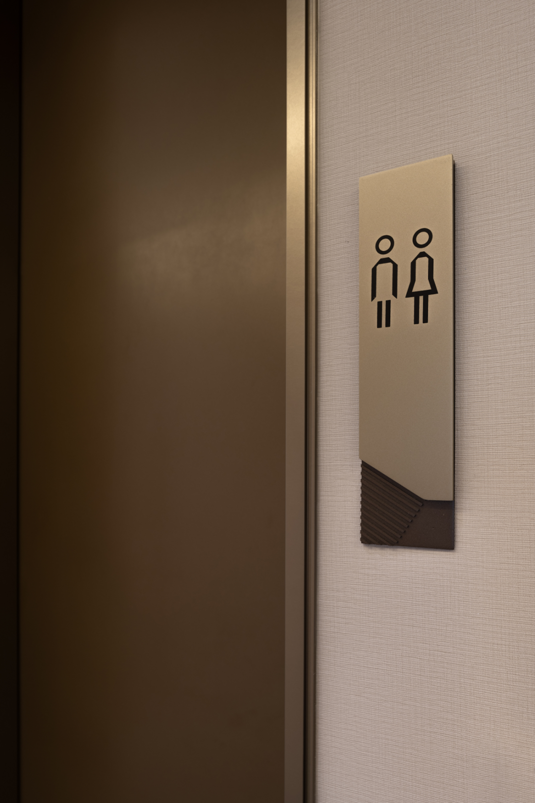 上海国华金融中心，黄浦江畔 灯塔相望丨中国上海丨上海柏熙标识有限公司-84