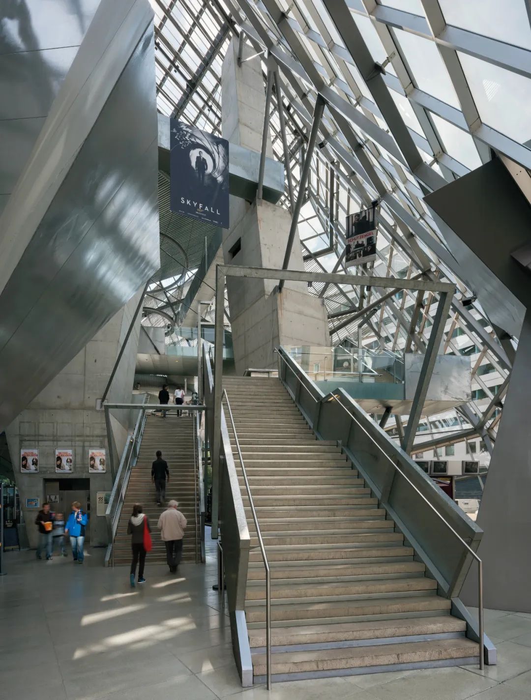 德累斯顿 UFA 电影中心丨德国德累斯顿丨蓝天组-25