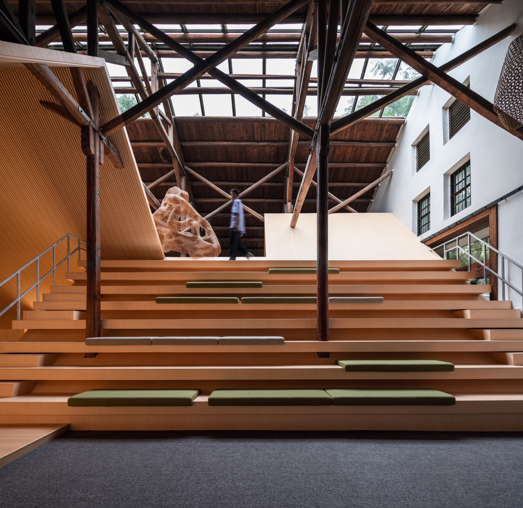 “仓中仓”媒体发布中心 | 旧仓库焕新生的空间魔法-35