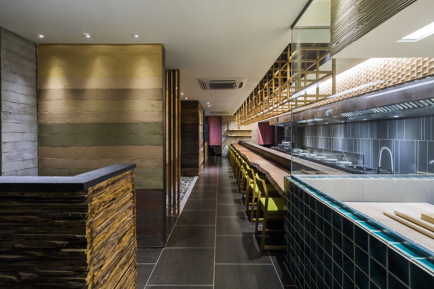 喧嚣中的宁静空间——越南胡志明市“Syunkato Soba”餐厅设计-53