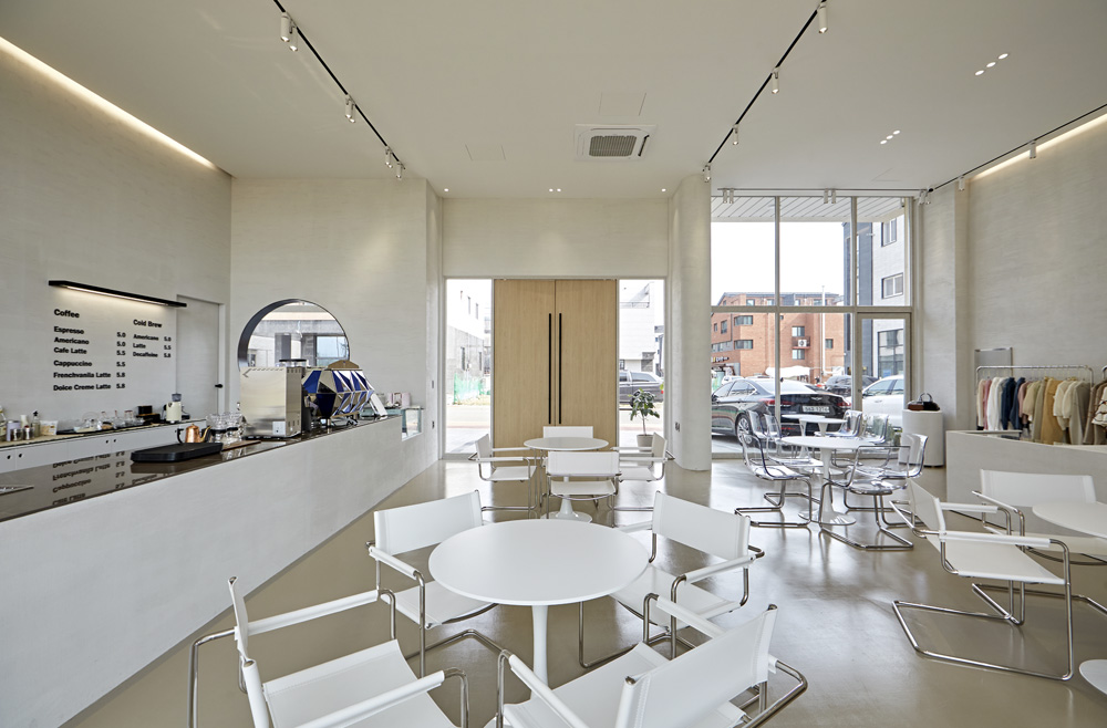 35 平现代简约咖啡馆&服饰店设计-12