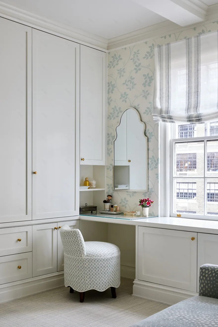 上东区美容装修(注:Cosmetic Renovation在建筑装修语境中常指外观、表面的装修,这里美容装修较符合,但可能结合具体场景也有更合适译法,若此场景为建筑领域,也可考虑上东区表面翻新 ) 丨GhanaUpper East丨Emily C. Butler-15