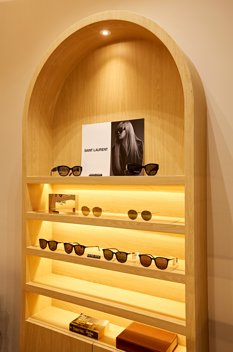 照明点睛之笔 | 高级眼镜店室内设计-18