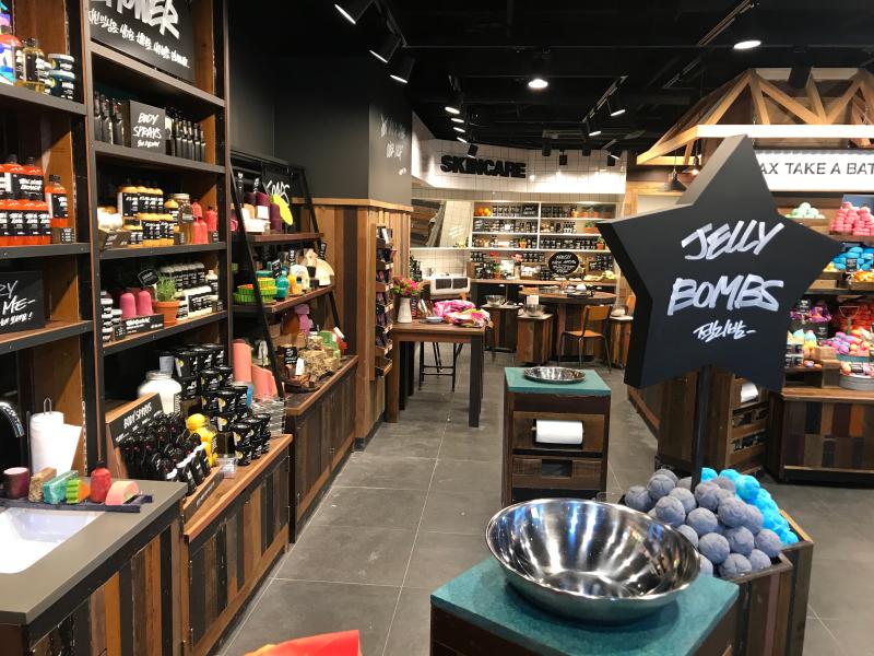 首尔梨花女子大学站 Russh 咖啡厅 | 现代简约风的室内设计-4