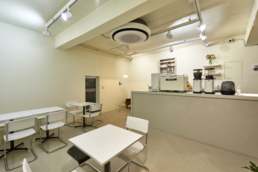 色彩丰富的咖啡厅设计-4