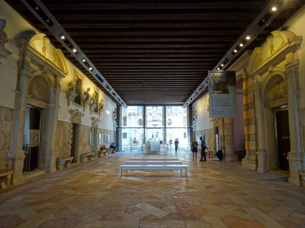 カ・ペーザロ | イタリア の建築【世界建築巡り】-53