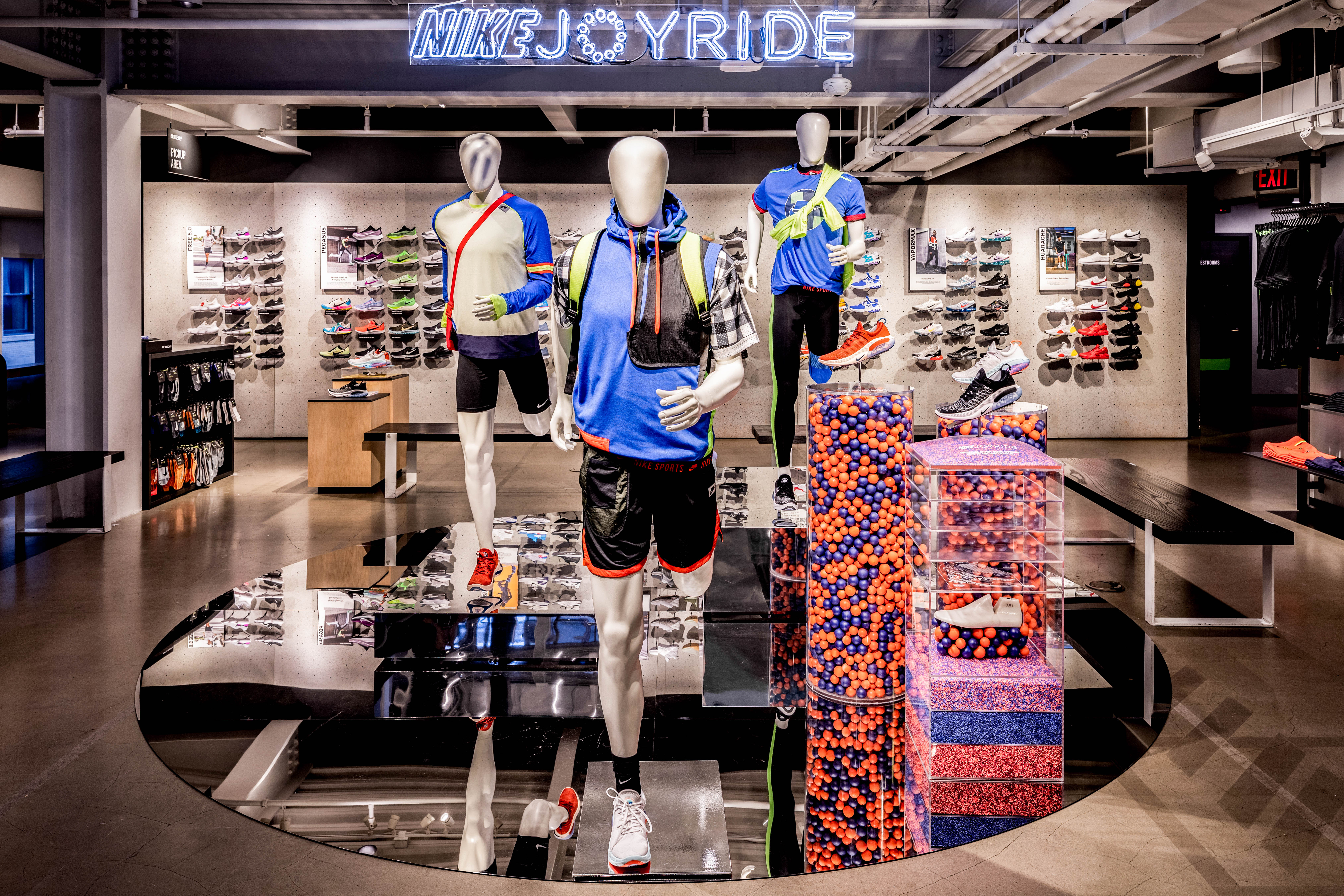 耐克悦跑 纽约苏豪区丨美国纽约丨Nike 零售体验设计团队-10