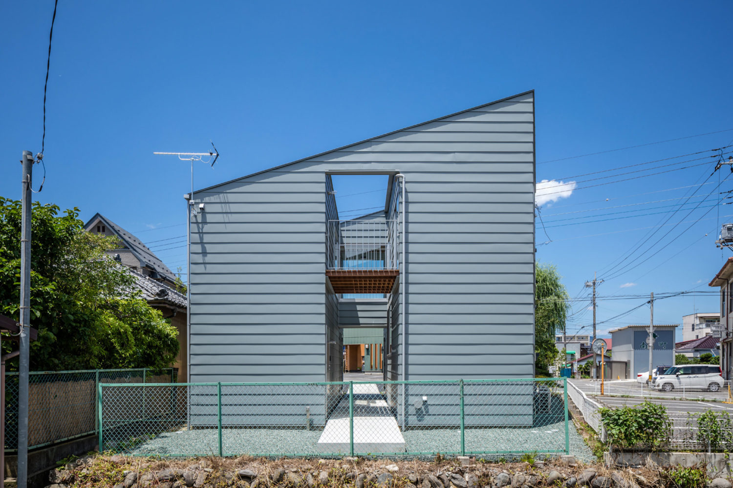 House in Shibukawa / SNARK + Ouvi -29