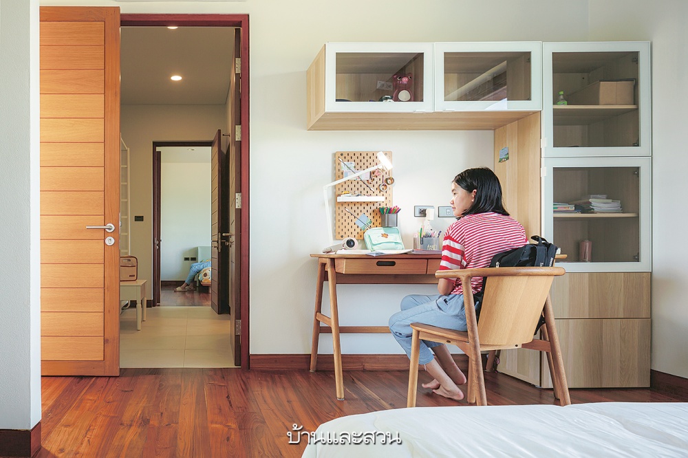 แบบบ้านโมเดิร์น FESTUS HOUSE เฉลิมฉลองความสุขผ่านสวนกลางบ้าน-21