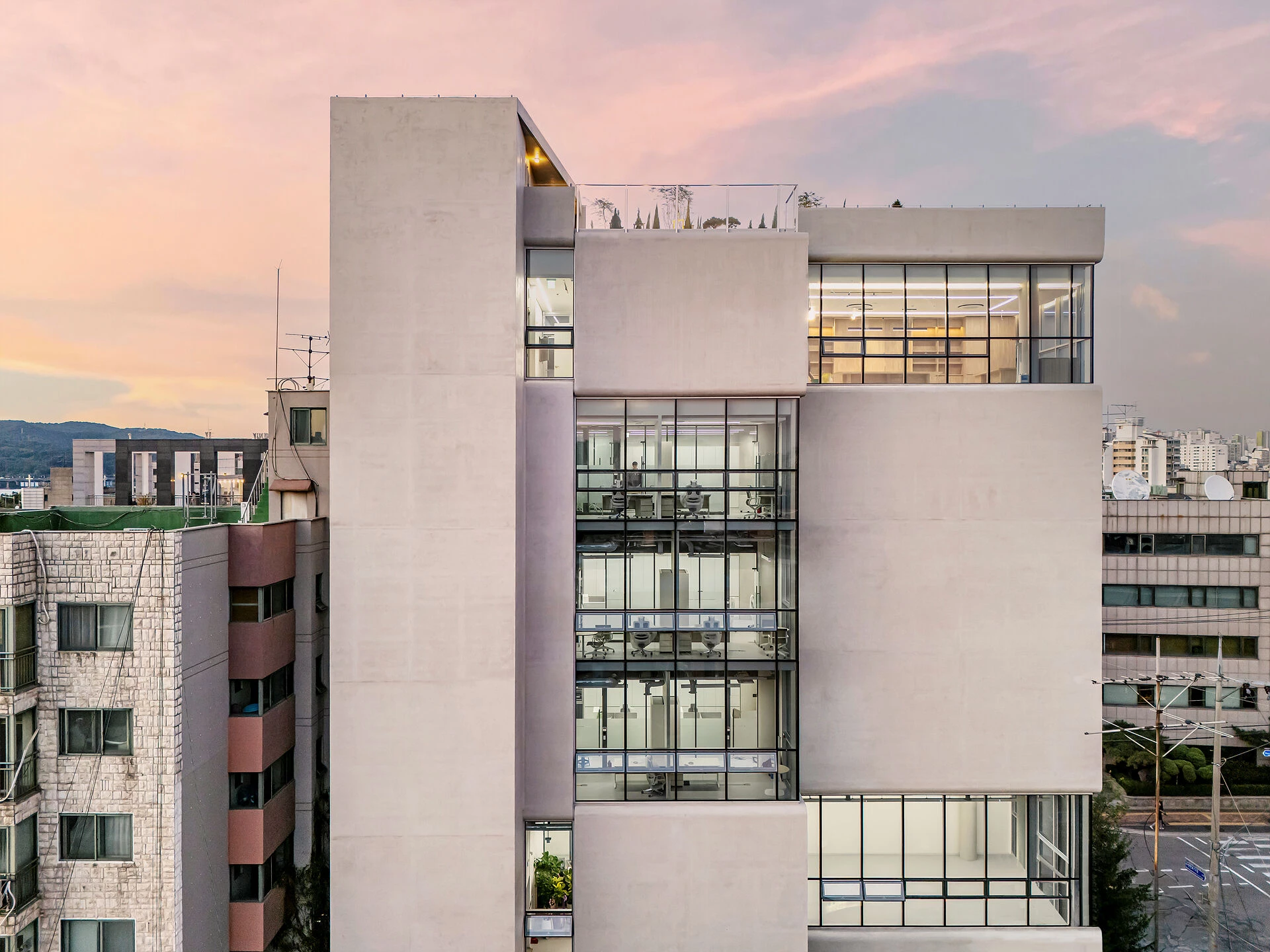 Urban Lining -KN Global Headquarters-28