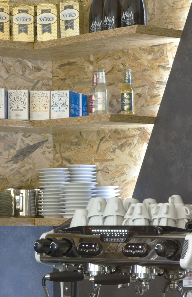 Cosmo L'edicolacaffè 现代商业空间设计-5