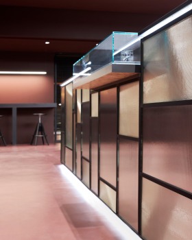 复古风韵的现代酒吧设计丨Studio Svetti Architecture