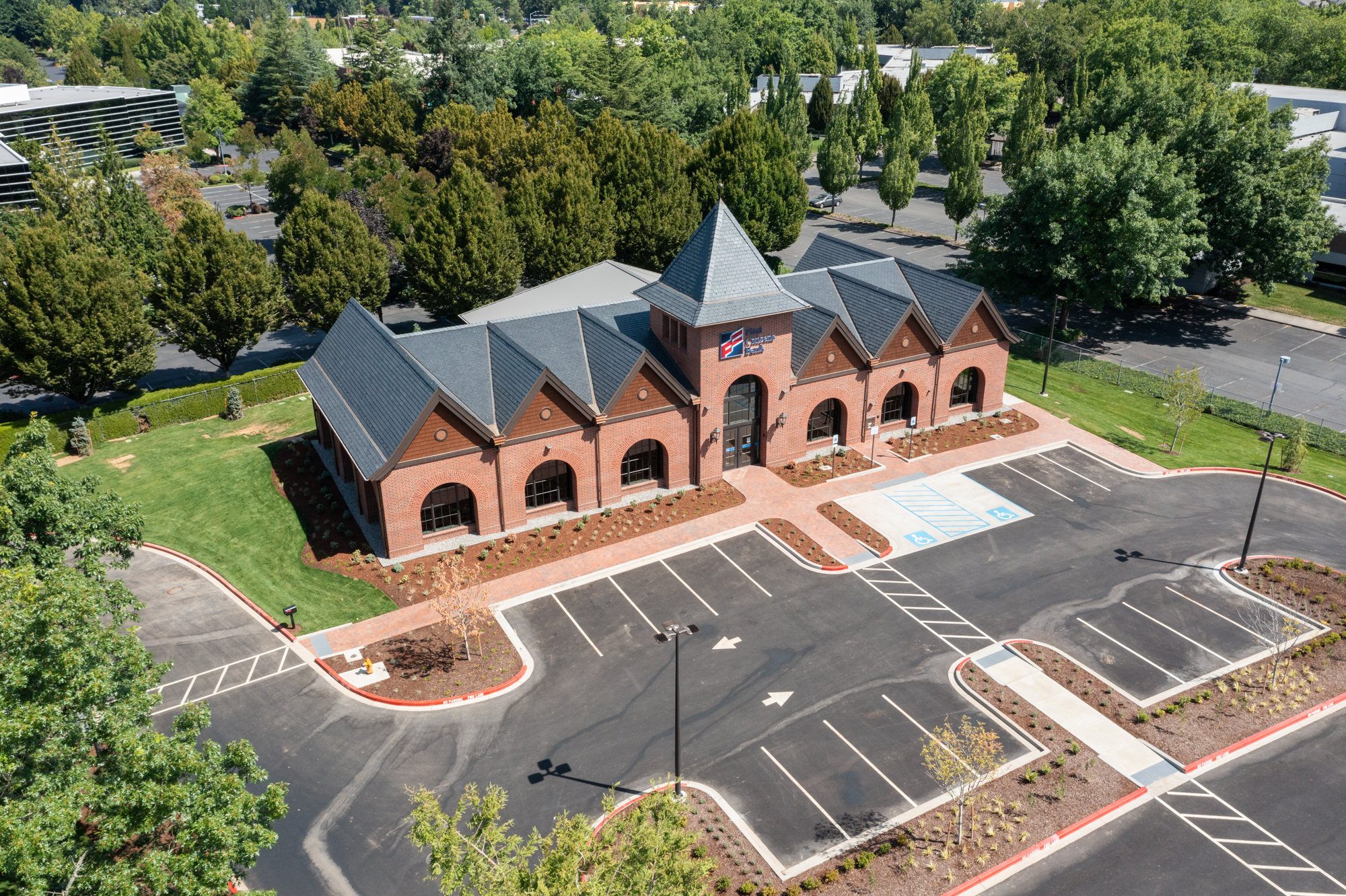 First Citizens Bank 建筑摄影丨加拿大温哥华丨Harvey General Contractors-4