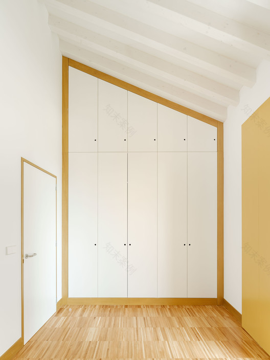 古城区的绿色复兴 · 奥伦塞公共住房 Vilar 3-24