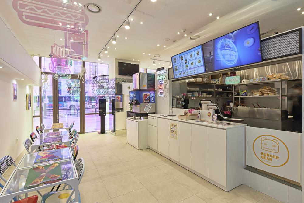 白色极简办公室，打破传统格局-3