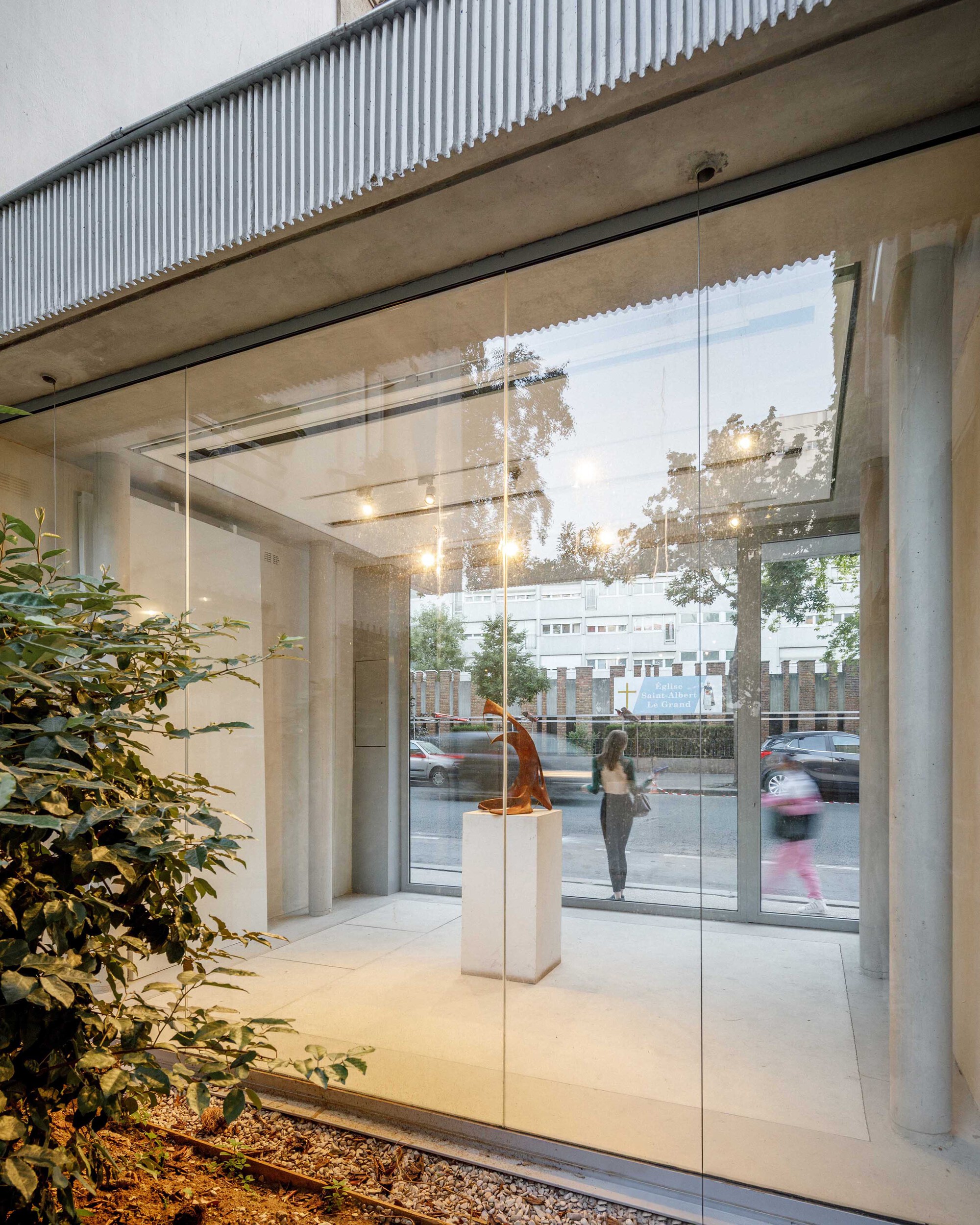 Atelier des Beaux-Arts Glacière Exhibition Showcase / Bien Urbain – atelier d’architecture -18