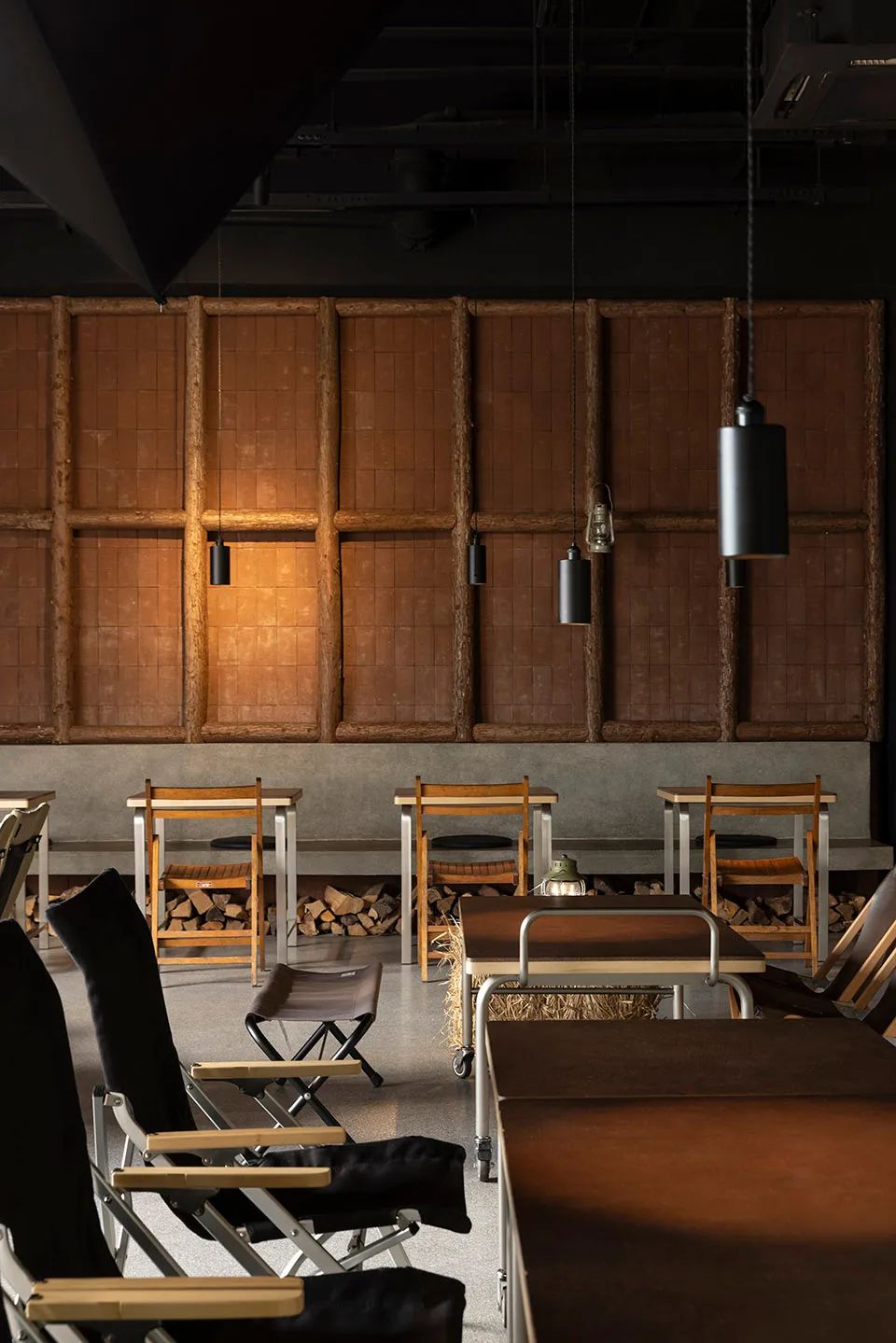 “篝火旁·酱油小串”户外露营串烤酒厂丨中国杭州丨静谧设计研究室 qpdro-32