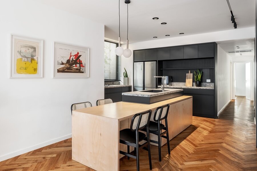 100 מר בתל אביב: המעצב של החבר שלי, מעצב שלי. - WALLS : WALLS-25