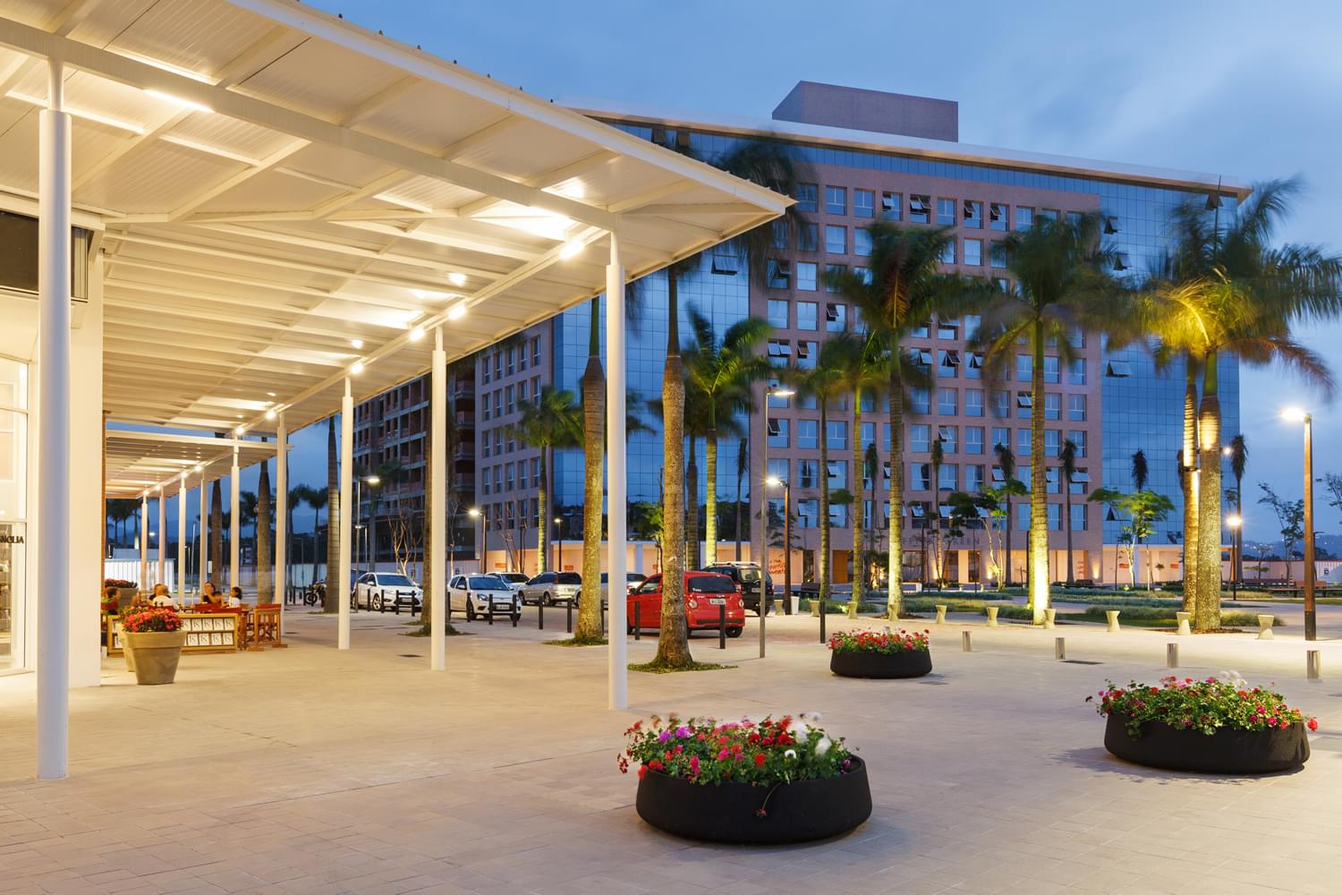 巴西 Office Green · 绿色环保的商业建筑新典范-9