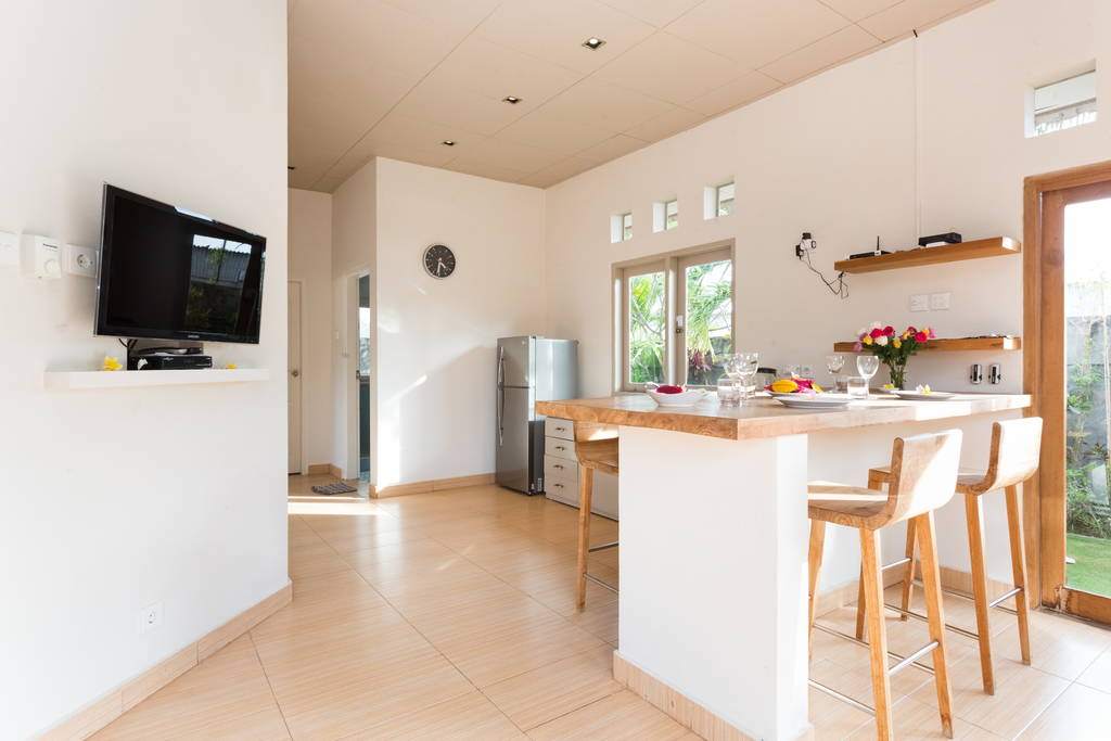 实用巴厘风格小屋与简易热带花园设计-14