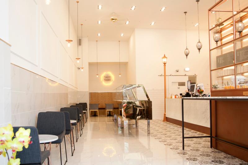 30 平现代甜品店，简约设计的美味空间-3