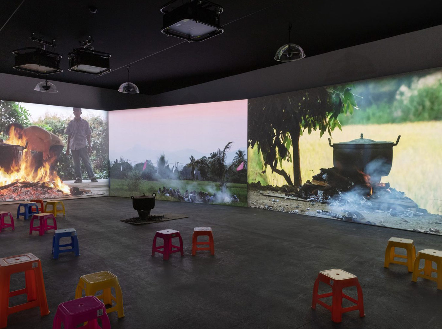 Art Basel 2023: самые дорогие работы и впечатляющие инсталляции-9