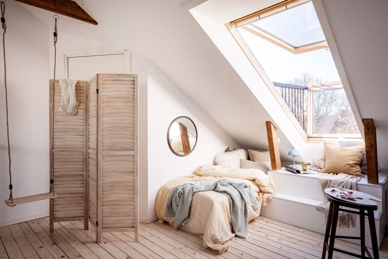 巧妙的屋顶窗 | 瑞典斯德哥尔摩公寓的独特设计-9