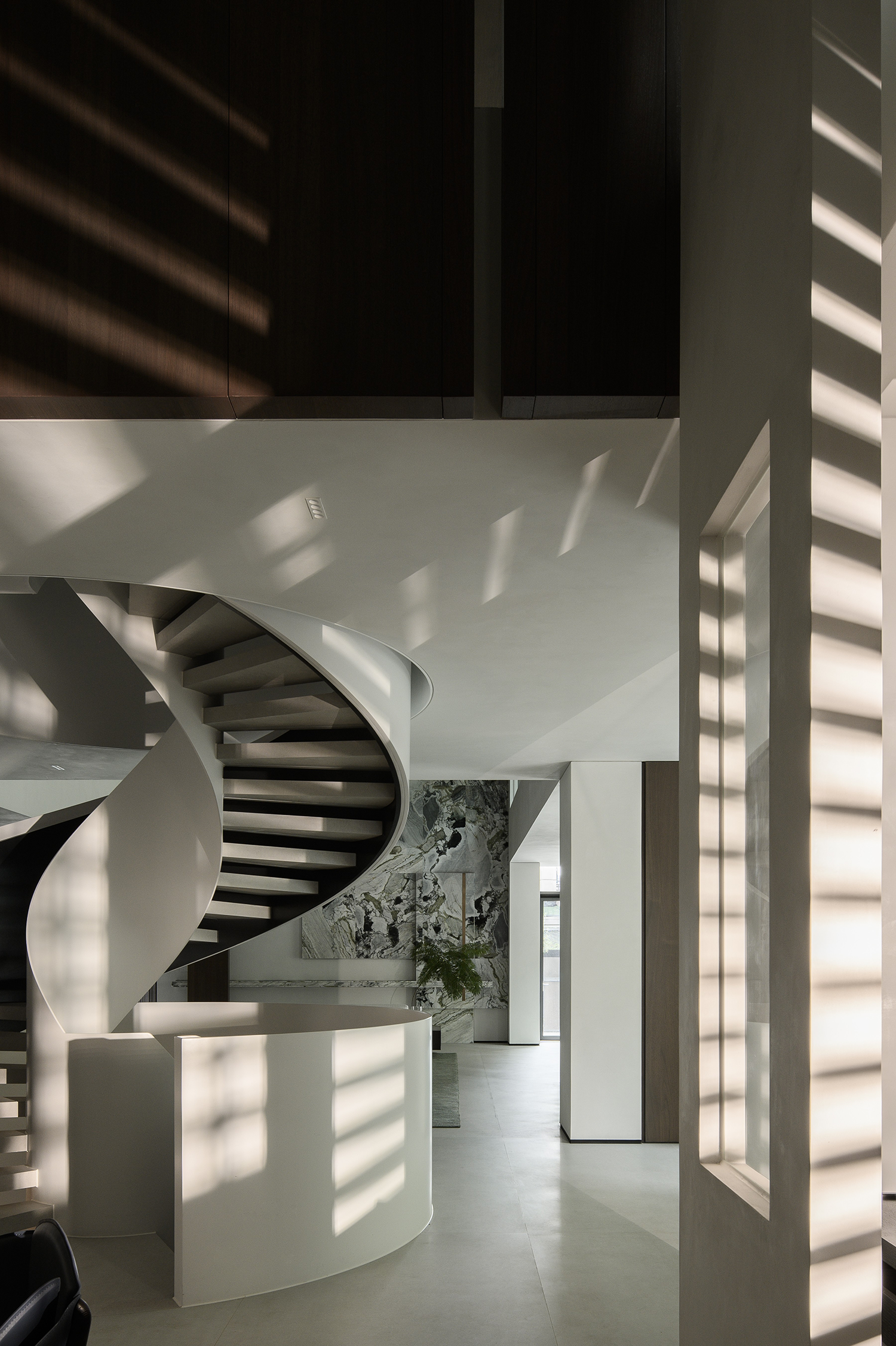 安生设计 吴振宝新作｜1500㎡ 现代别墅，游园如心-7