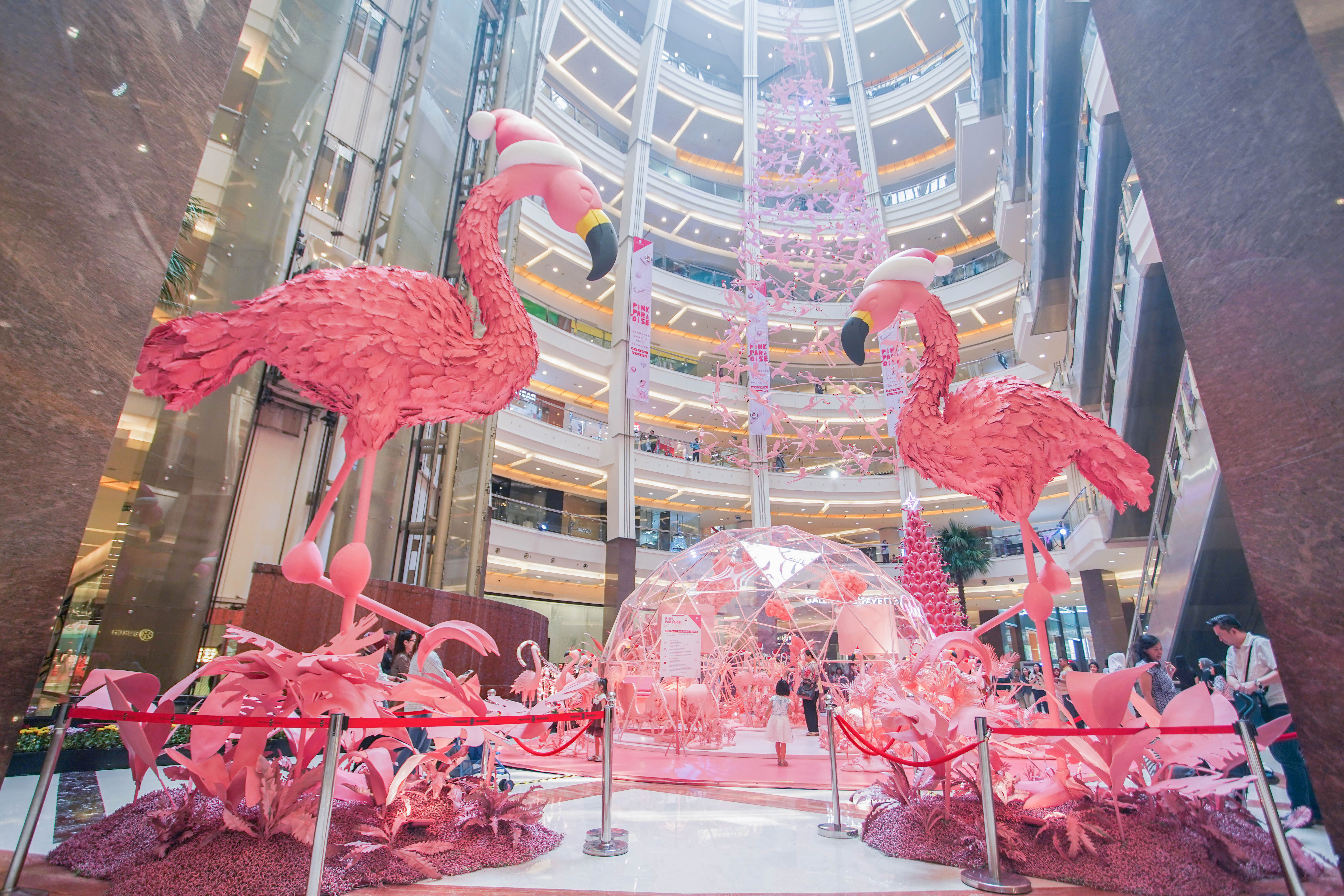 Pink Paradise - X-mas VM Mall Decor Installation-0