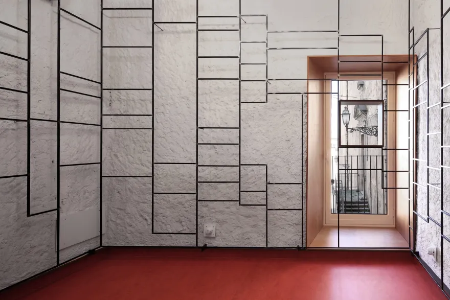 意大利 Caltagirone 百年建筑中的现代商铺设计-13