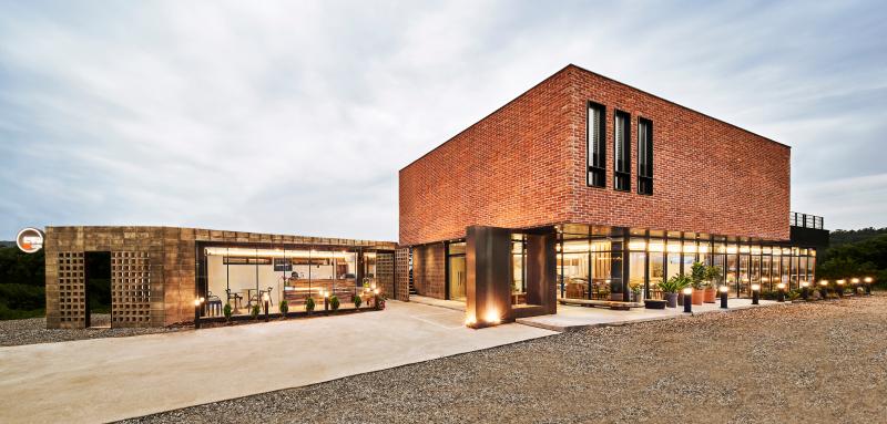 现代简约 75 平海景房设计-3