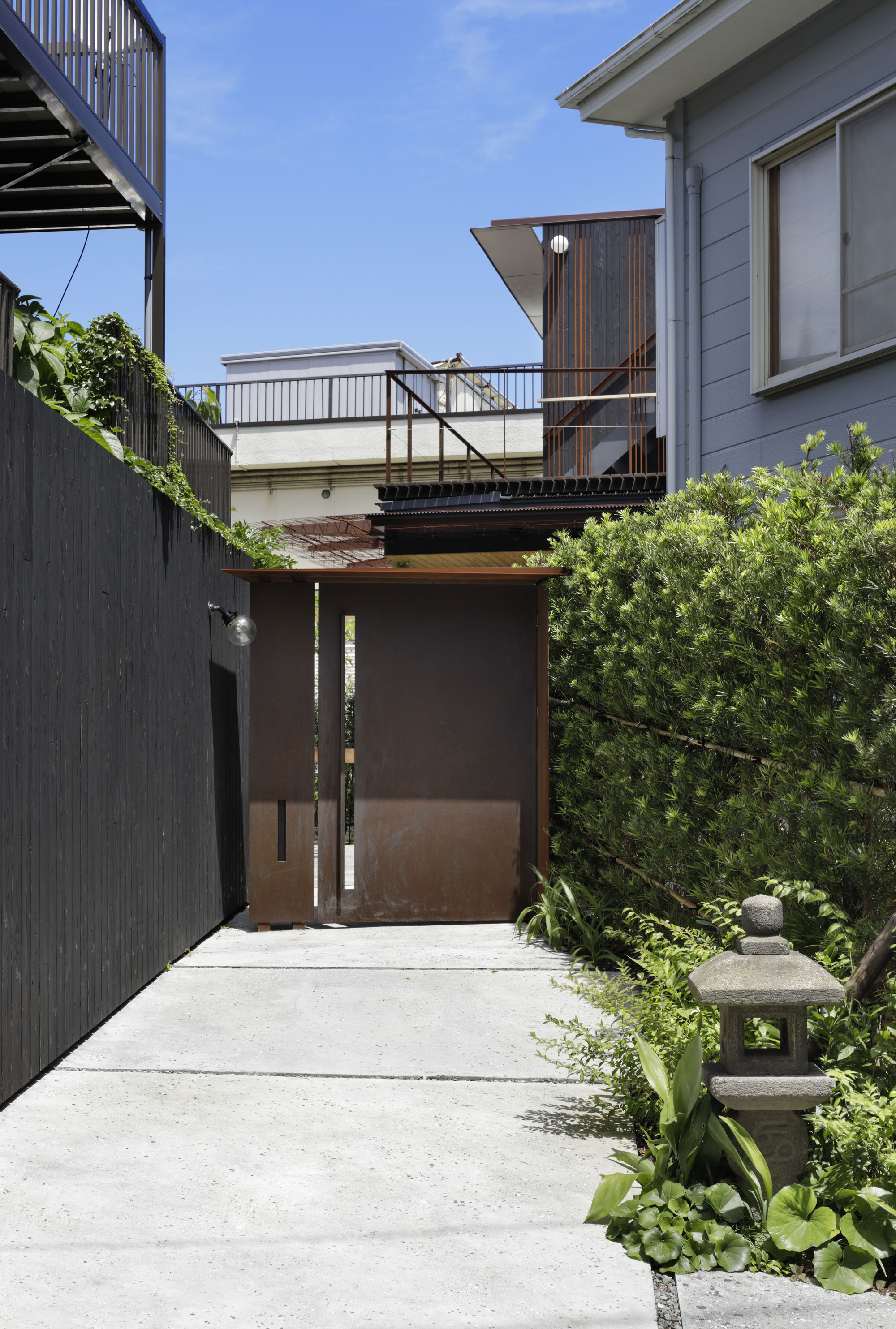 Modern Ryokan Kishi-ke Guest House / G architects studio-45