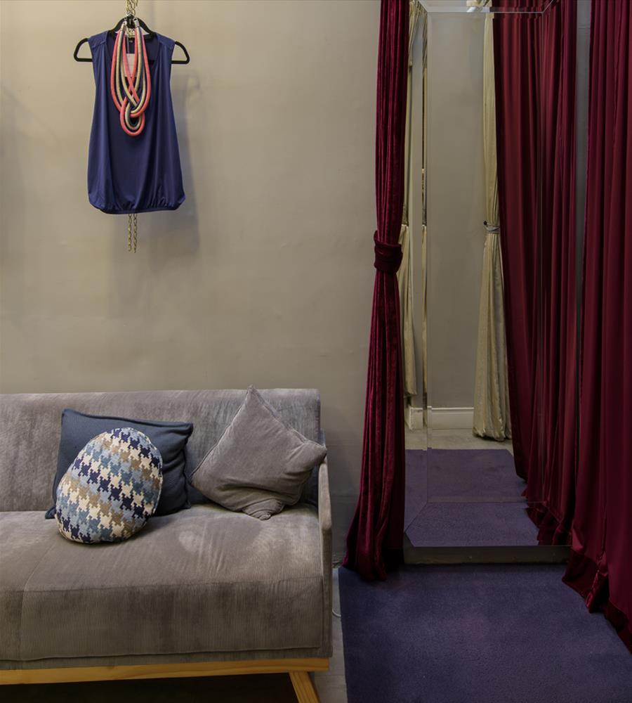 Loja Adriana Praça · Juliana Fabrizzi 的环保木质设计魅力-11