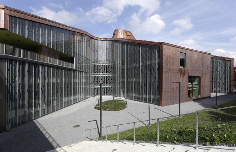 芬兰坦佩雷 Tipotie 健康中心——雕塑般的医疗空间设计-9