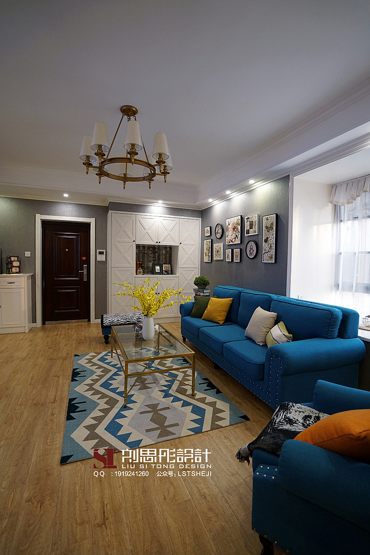 幸福时代 98 平美式混搭风，蓝色沙发点亮空间-25