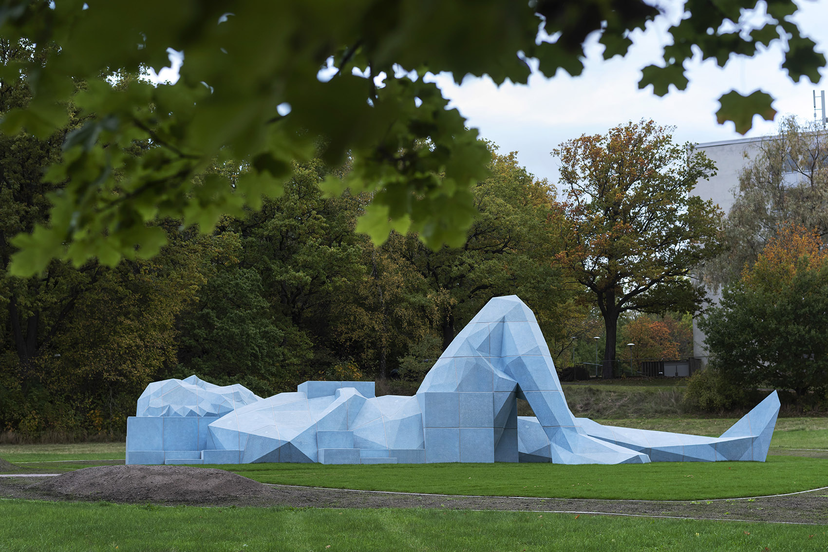 瑞典 Vårbergs 巨人雕塑丨瑞典斯德哥尔摩丨Xavier Veilhan-28