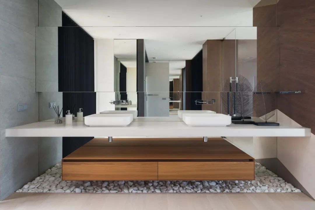 莫斯科郊区别墅，极简美学与自然融合的典范-95