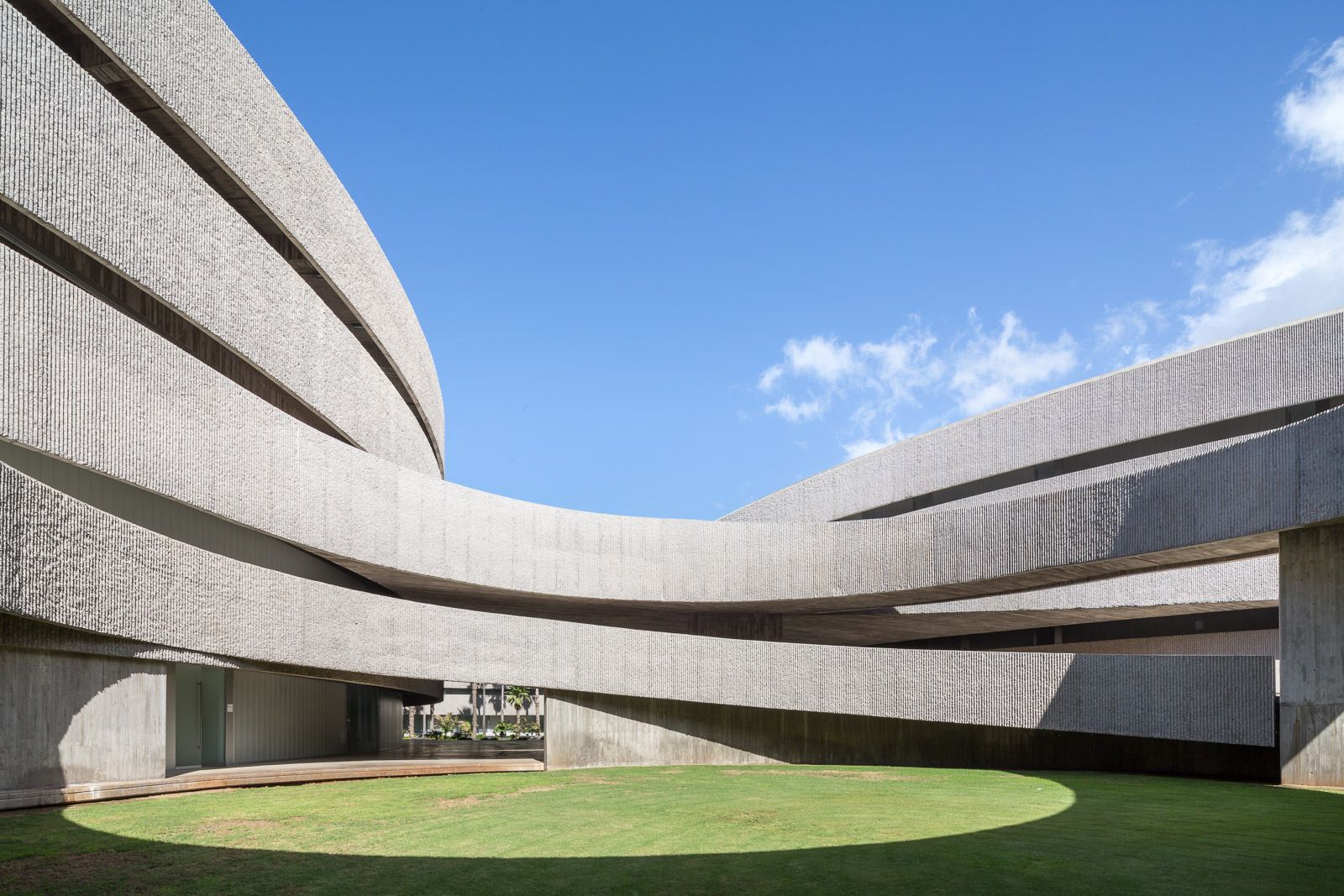 流线型艺术校园——西班牙 University of La Laguna 艺术学院-27