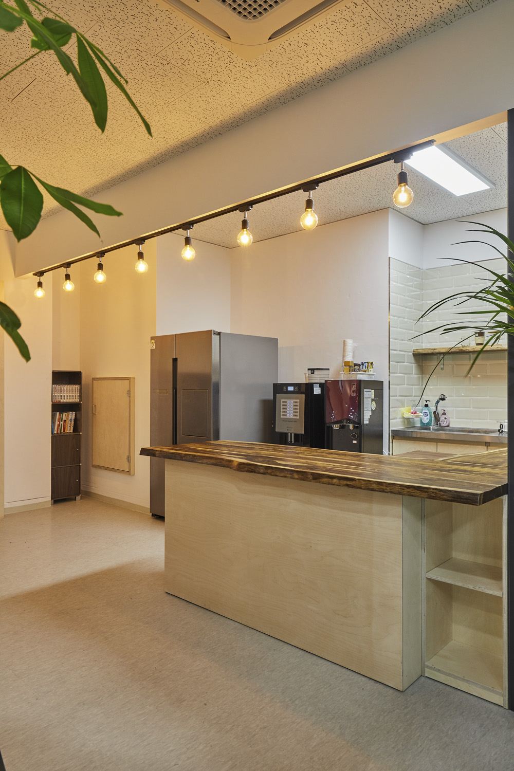 首尔温馨 68 平小户型办公室设计-4