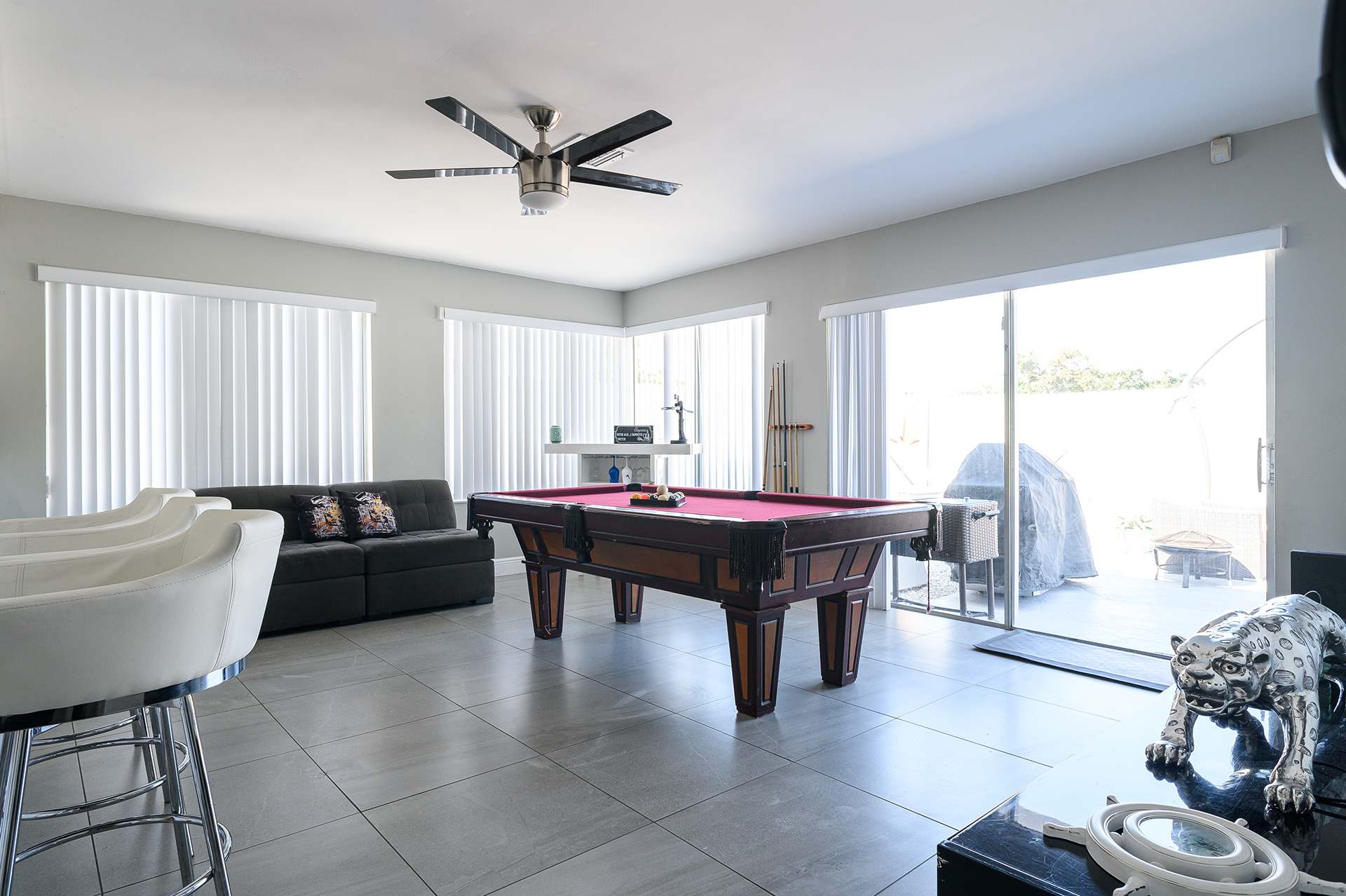 Complete Airbnb Listing 2-22