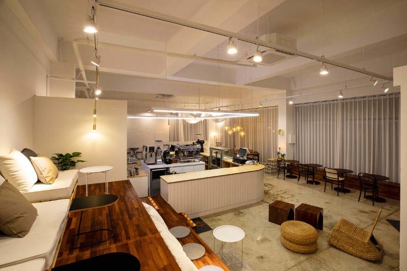 37 平简约咖啡厅，蓝门点睛之笔-3