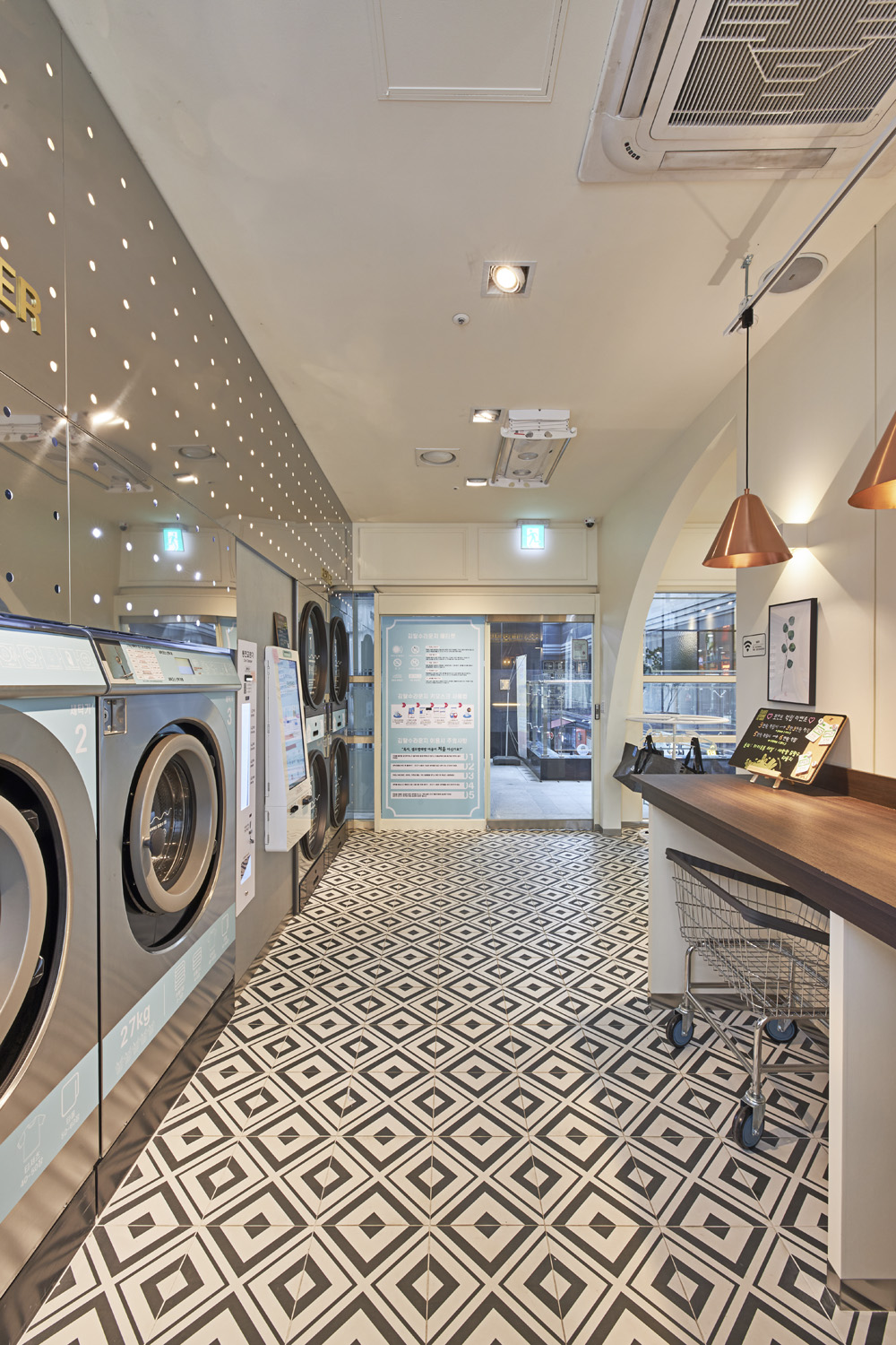 15 坪韩式洗衣房，打造温馨咖啡馆氛围-6