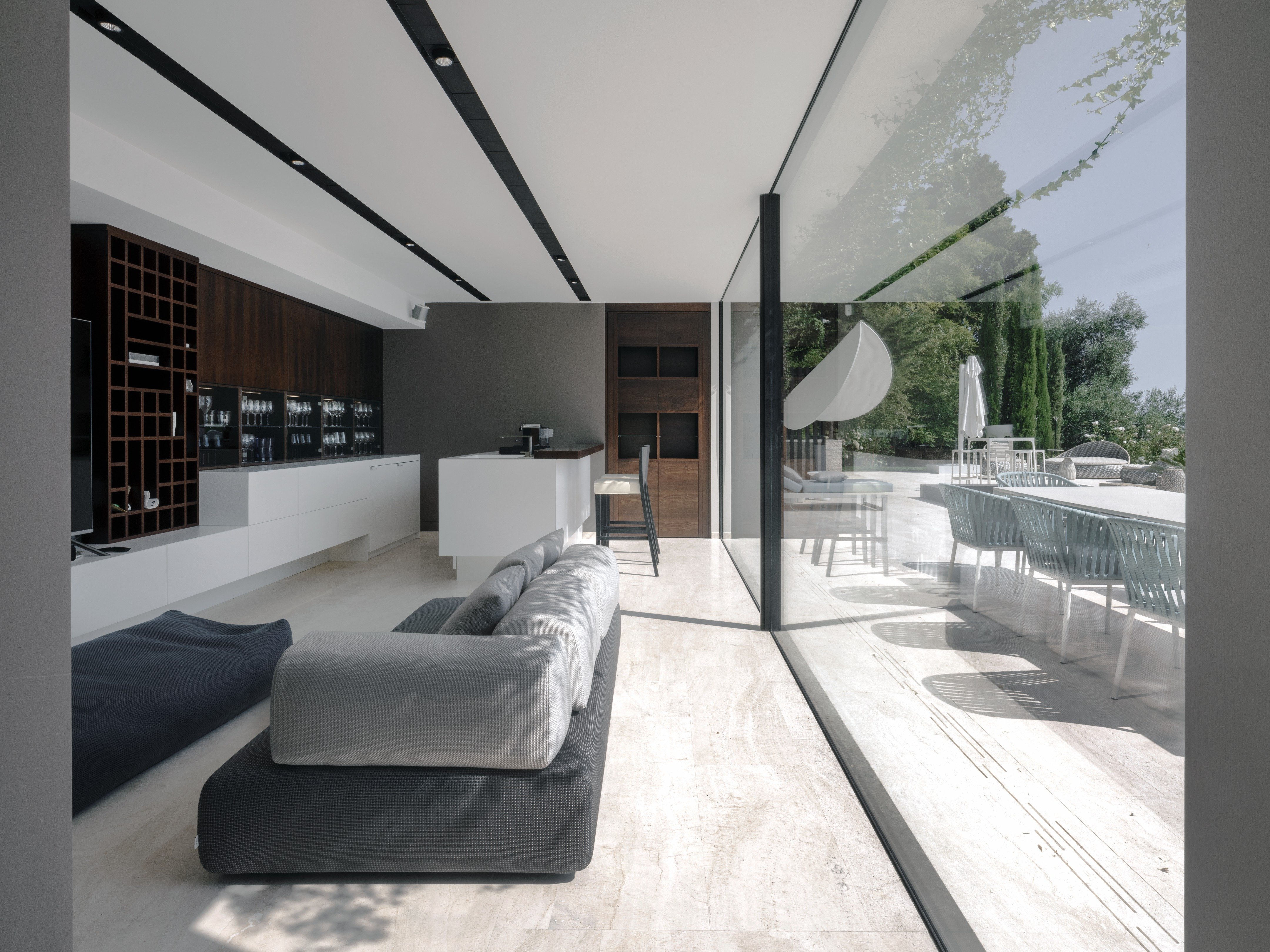 地中海风情 · 蒙特卡洛别墅 Villa Lea丨爱尔兰卡洛丨米兰 Massimo 和 Marco Donizelli 工作室-16