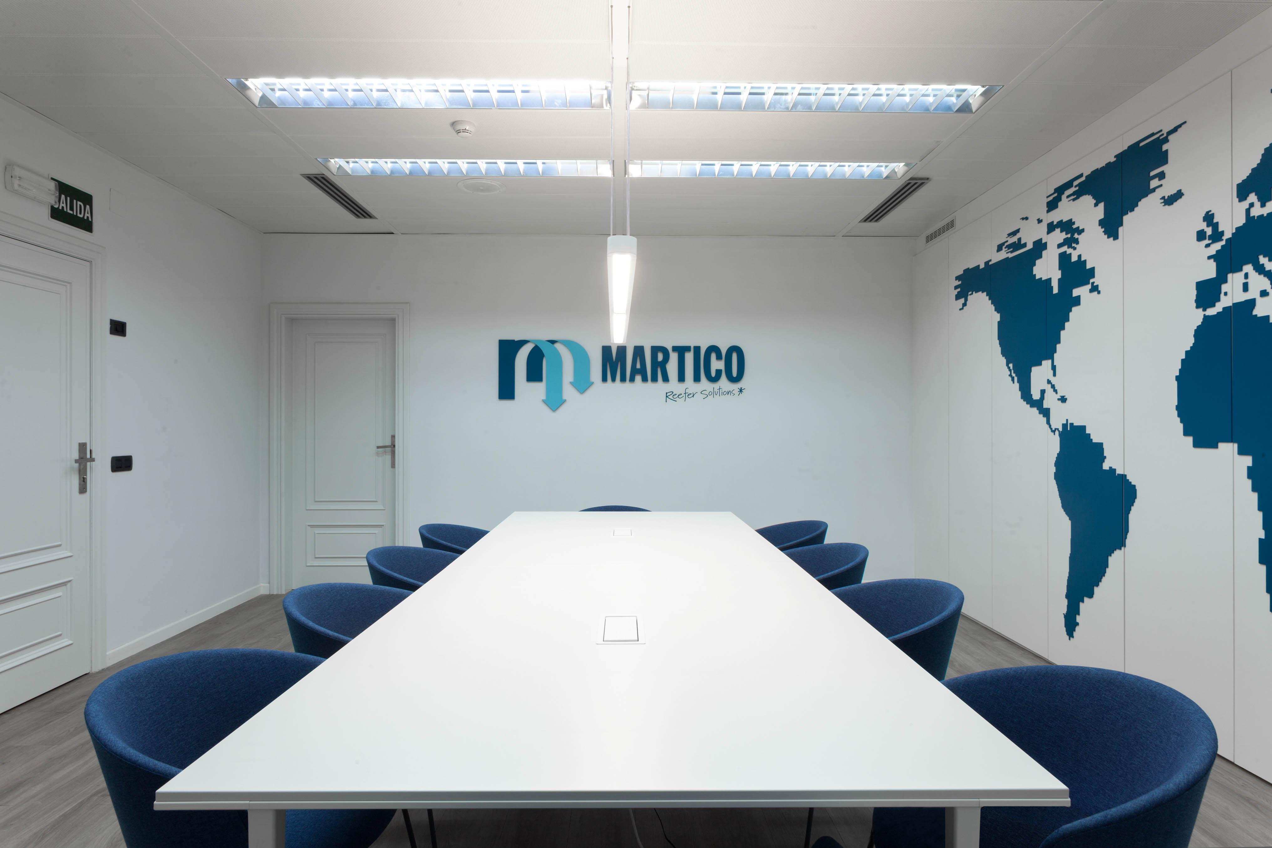 面向 Turia 公园的视野开阔办公空间-18