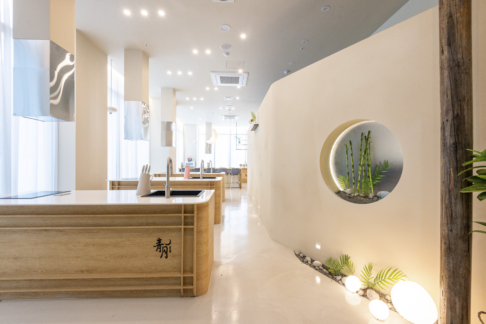 23 平米简约高雅的清新月洞穴工作室设计-2