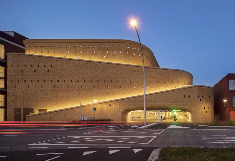 兹沃勒卡特沃尔德广场停车场丨荷兰兹沃勒丨L. van der Pol等团队-12