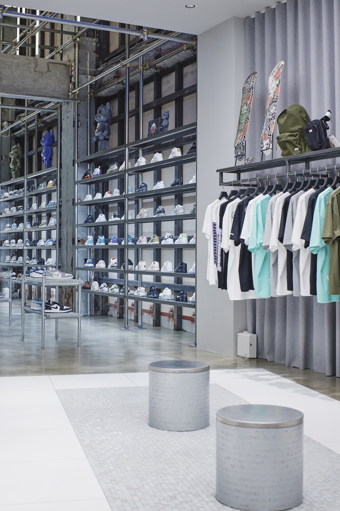 atmos BLUE Omotesando Store 室内设计丨日本东京-12