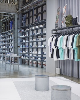 atmos BLUE Omotesando Store 室内设计丨日本东京