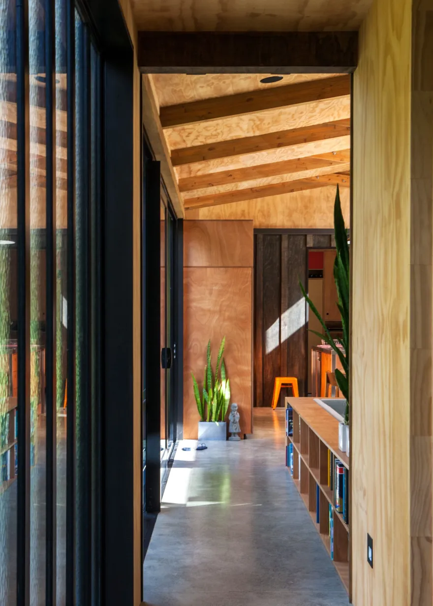 新西兰 Titirangi 家庭度假屋 | Dorrington Atcheson Architects 的极简空间-14