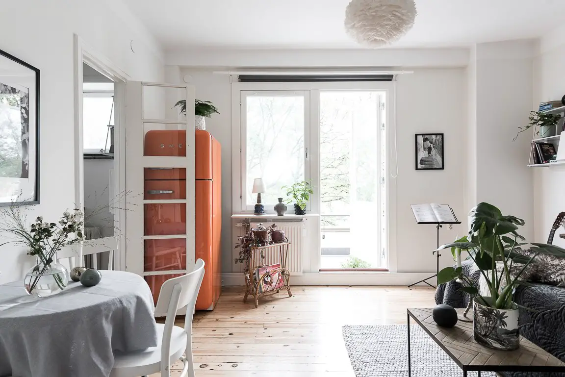 22 平米小户型设计，巧用 Smeg 冰箱打造独特空间-1
